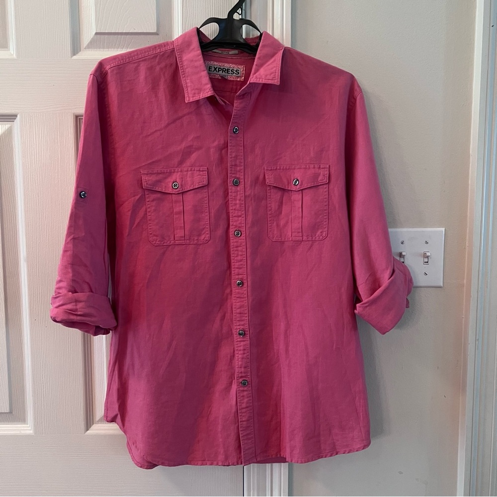 Express size medium melon long sleeve button down casual fitted shirt w/pockets